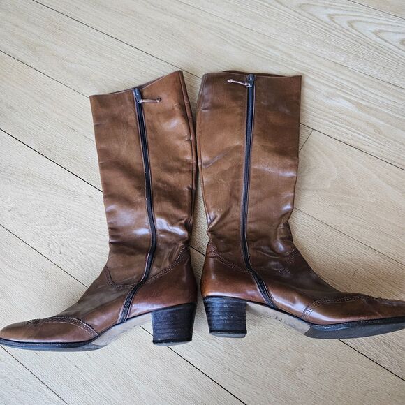 Salvatore Ferragamo CARLA women's Brouged Leather Dress Boots, Camel size 7 - Picture 4 of 12